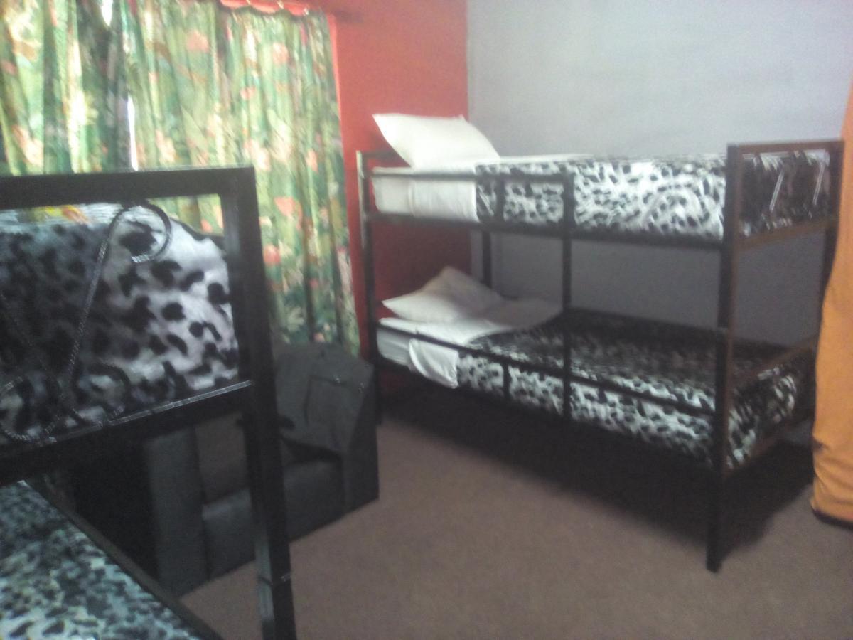 Fish Eagle Backpackers Hostel Lusaka Ngoại thất bức ảnh